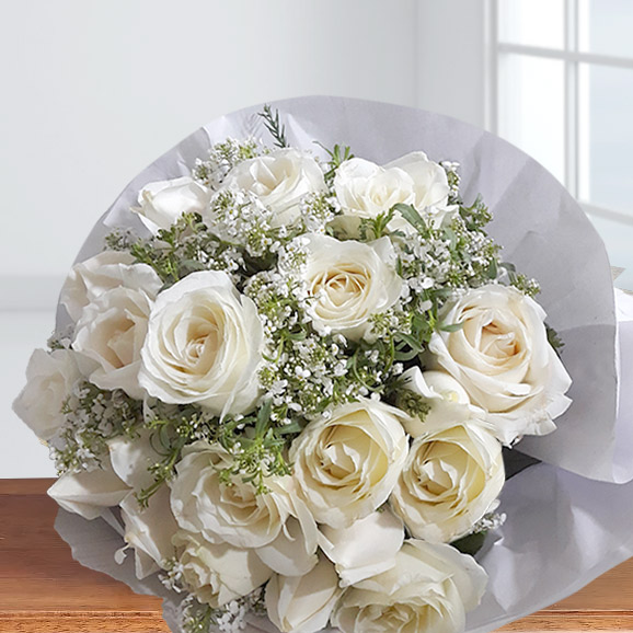 دسته گل رز سفید کد 4325 - ✔️گل فروشی آنلاین گل شمال ایران ، خرید اینترنتی گل  ، ارسال گل ، سفارش گل ، باکس گل ، سبد گل - تاج گل ترحیم